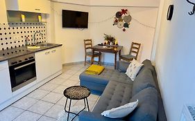 Kleine-Romantische Ferienwohnung Parkplatz vor dem Haus!